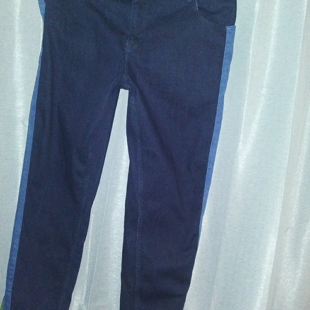 Jeans - Picture 7 of 8